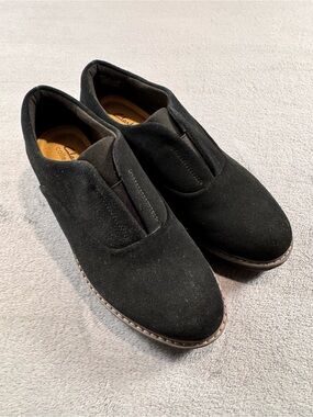 Clarks Women’s Airabell Sky Black Suede Slip-On Wedge Flats